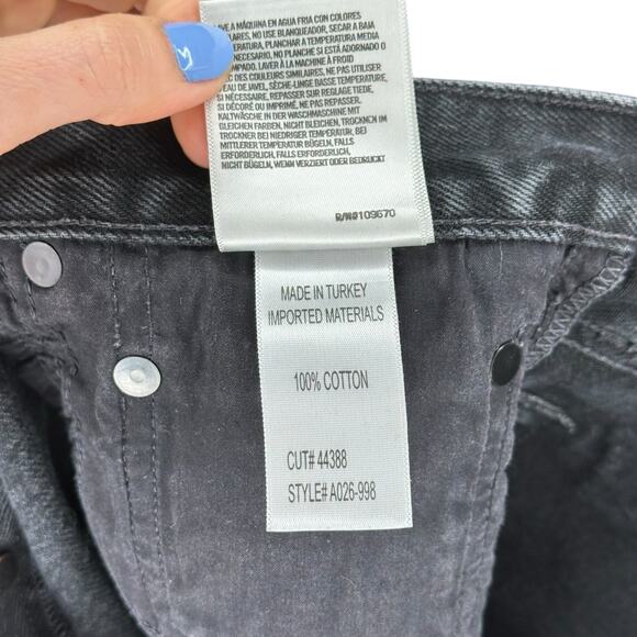 AGOLDE Parker Cut Off Denim Shorts Women's Size 26 Black Washed Gray Frayed Hems - Picture 8 of 9